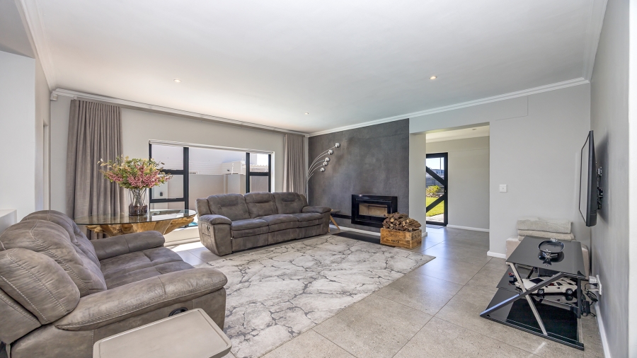 4 Bedroom Property for Sale in Parklands North Western Cape